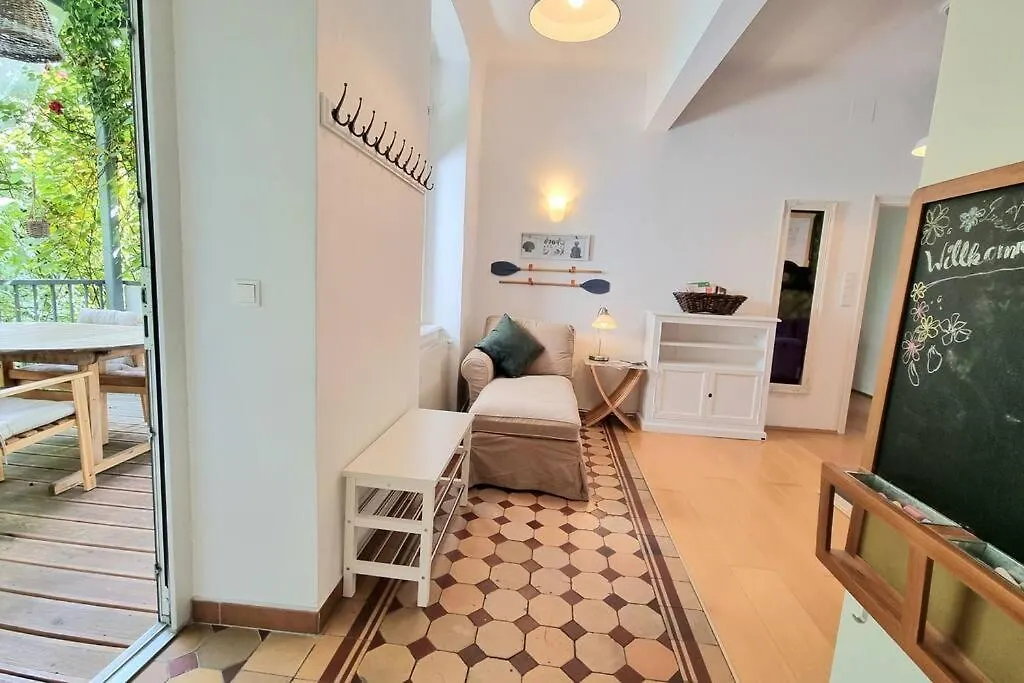 Apartment With Balcony Vienna